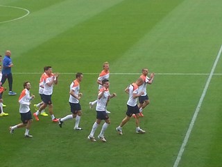 Nederlands elftal bedankt De Brug voor het juichen...